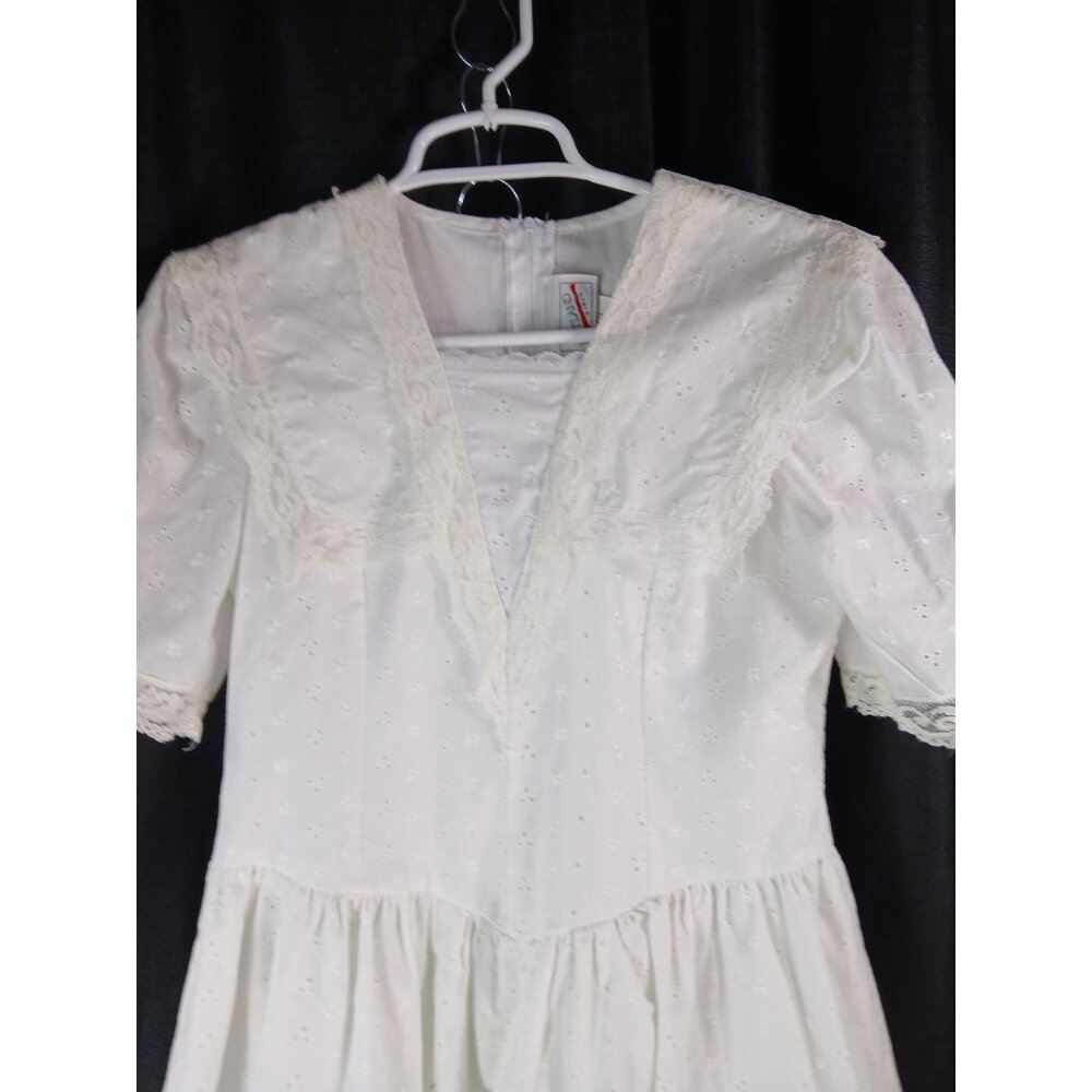 Vintage Britland Girls White Eyelet Lace Dress V Neck Size 14 Prairie Cottage - Picture 3 of 16